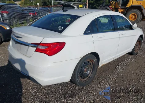 2012 Chrysler 200 Lx z USA, uszkodzony, nr VIN 1C3CCBAB5CN298010